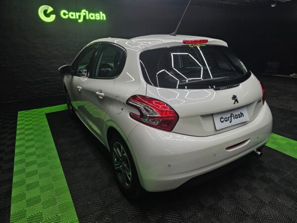 Peugeot 208 Pack Cuir - Image 2