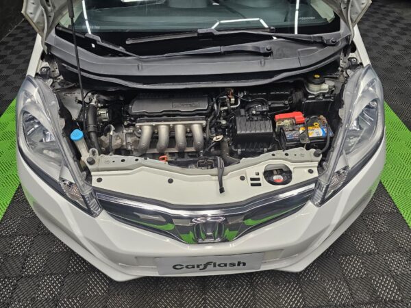 Honda Fit EX - Image 14