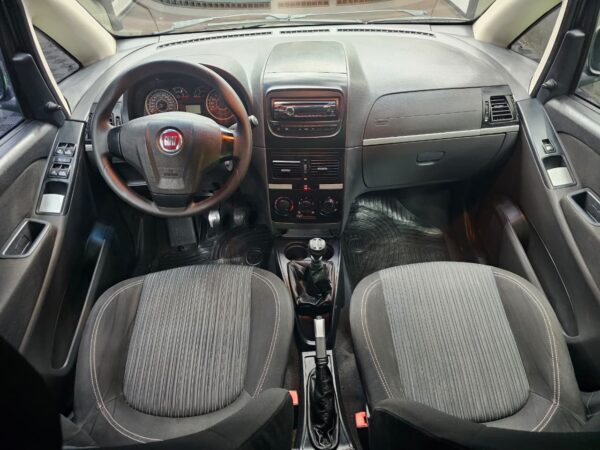 Fiat Idea Essence 1.6 16V - Image 10