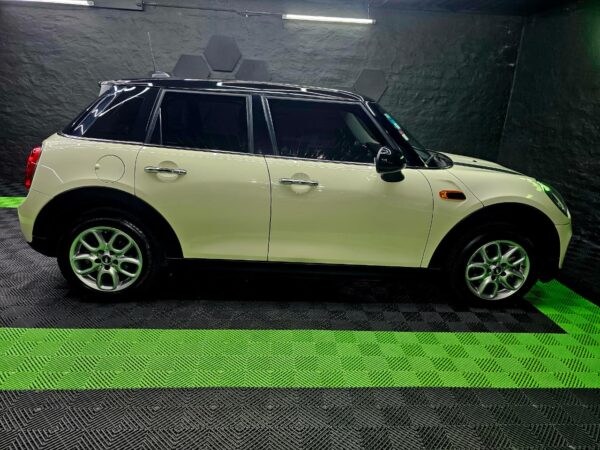 Mini Cooper - Image 8