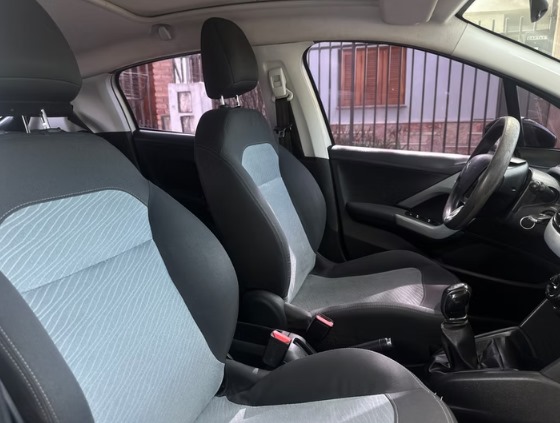 Peugeot 208 Allure 1.6 Touchscreen Mod: 2015 - Image 4