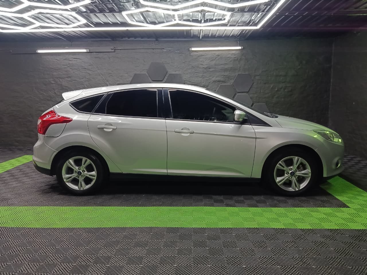 Ford Focus 5P 1.6 MT S – 2015 - Image 9