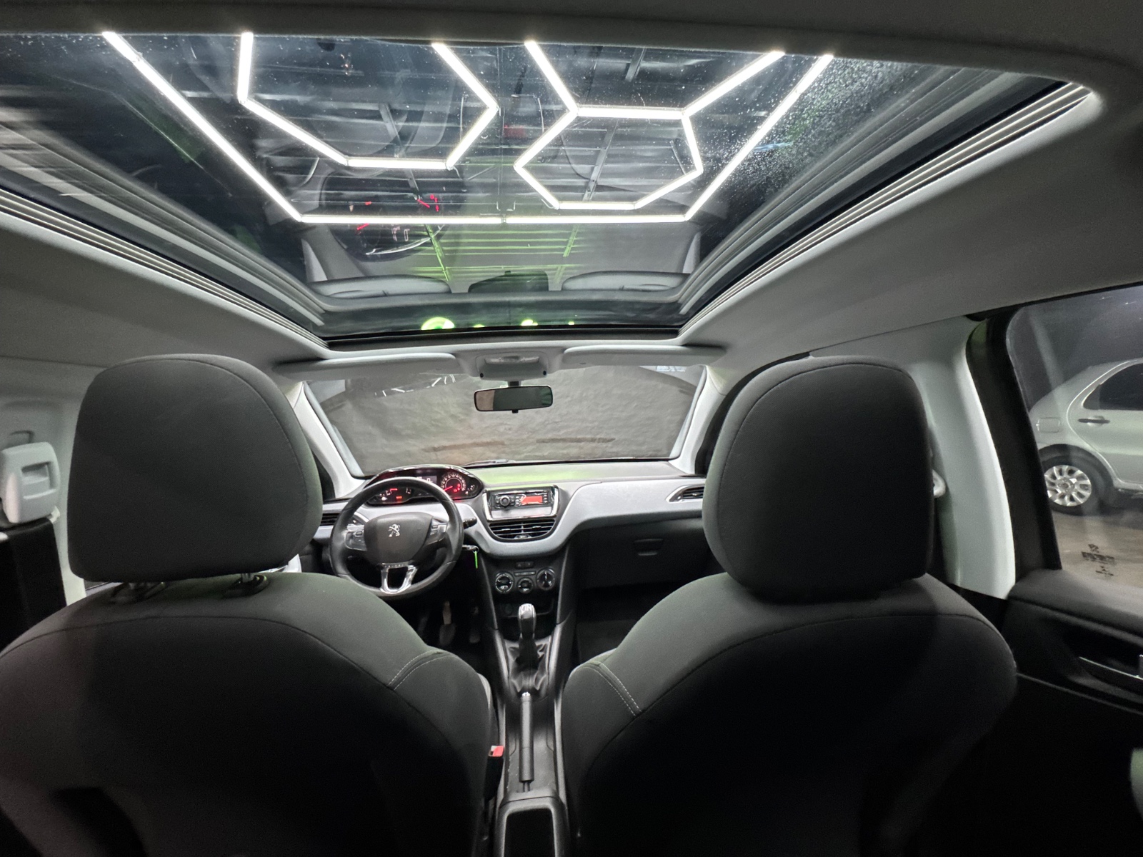 Peugeot 208 1.6 Allure 5P L13 Mod:2013 - Image 12