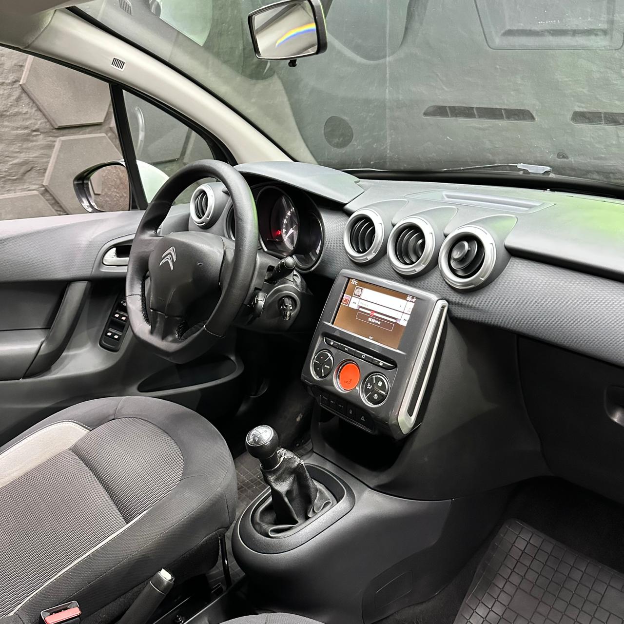 CITROËN C3 VTI 115 LIVE MOD:2017 - Image 8