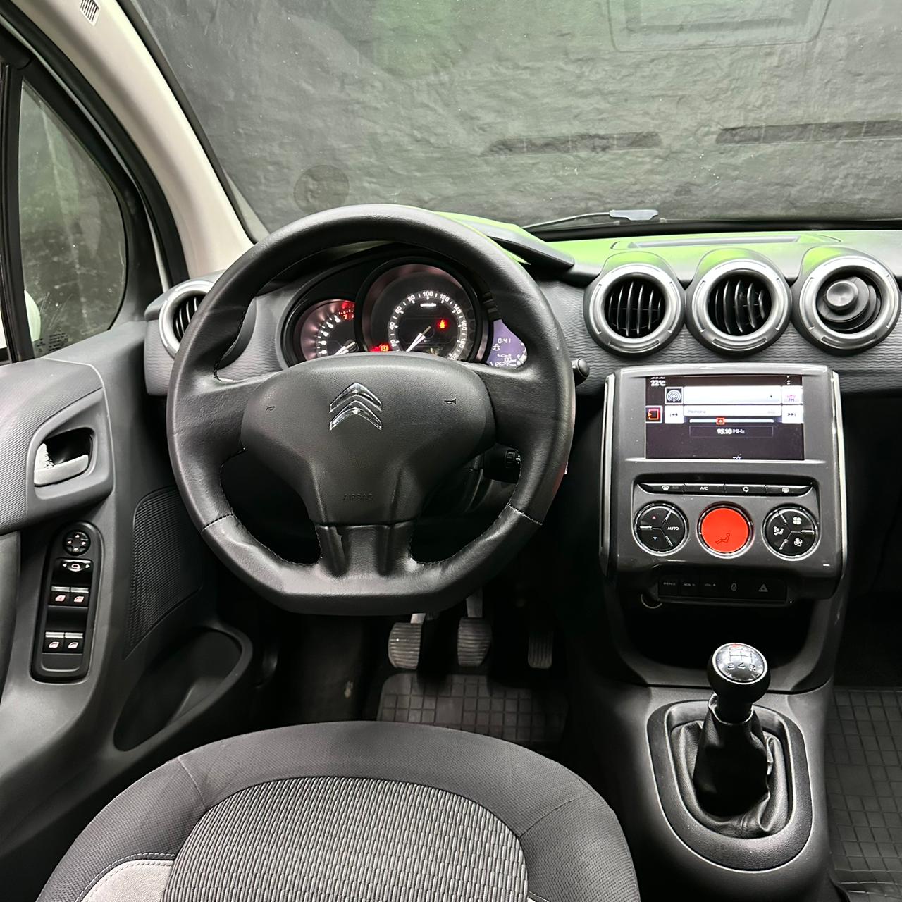 CITROËN C3 VTI 115 LIVE MOD:2017 - Image 10